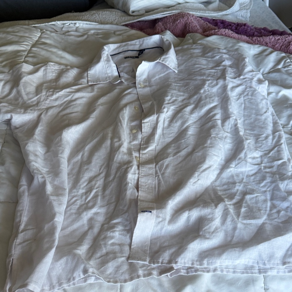 Izod Men's Casual White Button Down Shirt